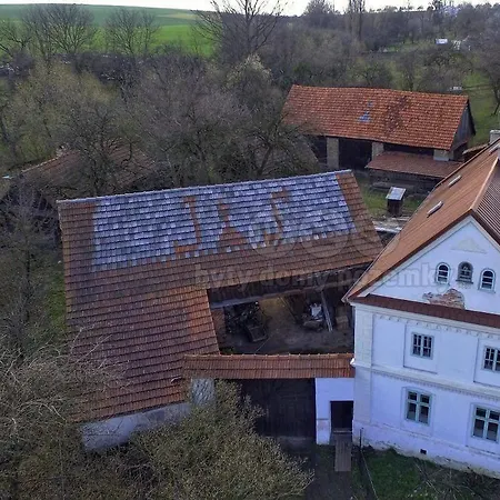 Historicky Zemedelsky Dvur Kladeruby شقة Hustopece Nad Becvou